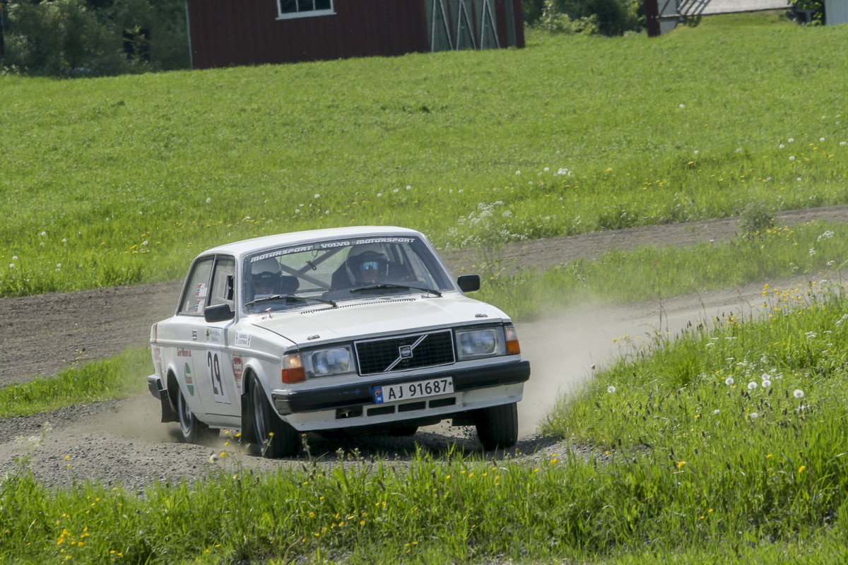 Volvo 242