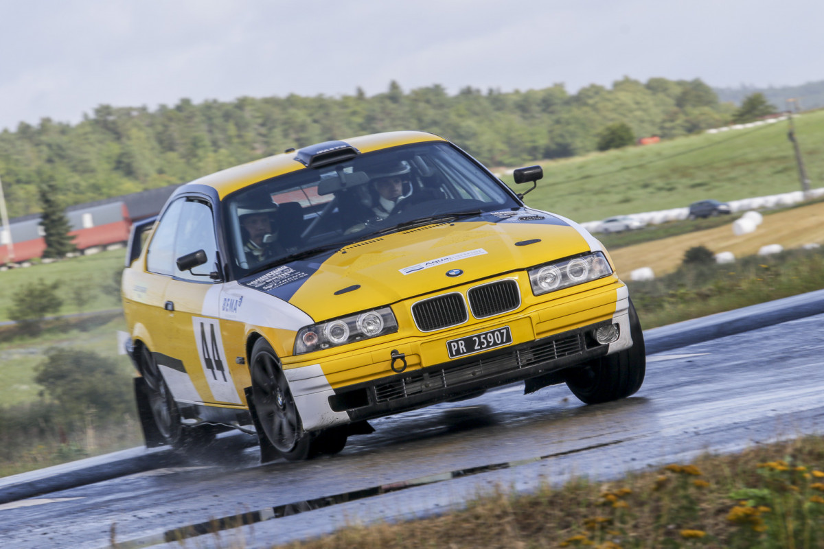 Bilde av BMW 325i Coupe